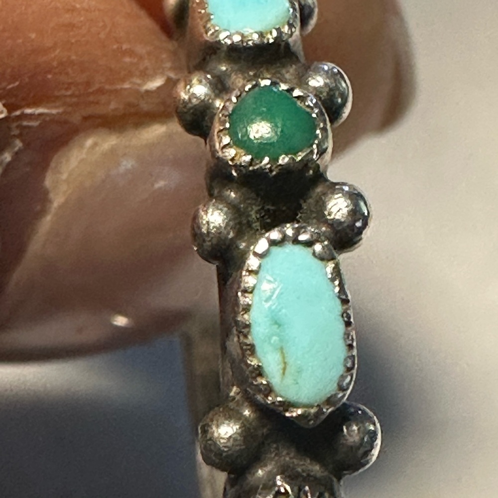 Vintage Native American Turquoise and Green Stone Silver Ring - Picture 11 of 11